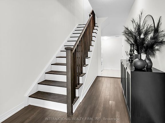 3rd image of 148 Turnberry Ln
