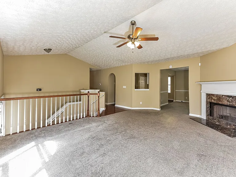 735 Bridgewood Ct — Photo 6