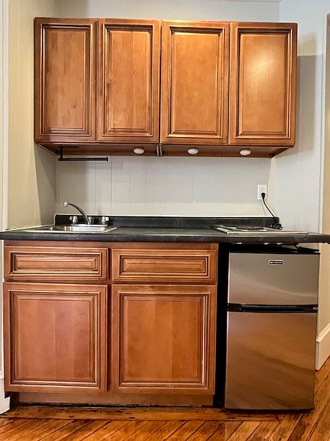 2nd image of 868 Beacon St APT 2