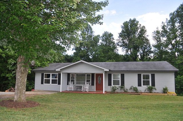 1st image of 214 Meadowbrook Cir