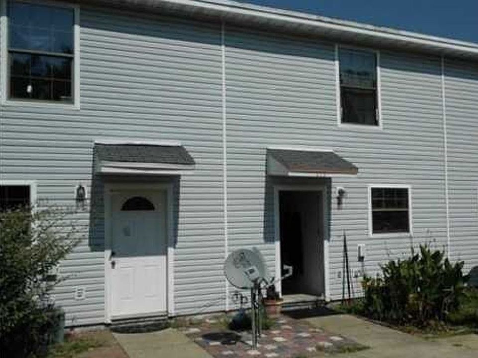 2nd image of 519 Sandalwood Ct