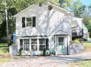 113 S Cedar Ave, Independence, MO 64053