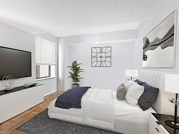 3rd image of 150 W 51st St APT 808