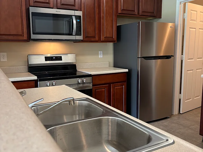 453 Filmore Dr — Photo 7
