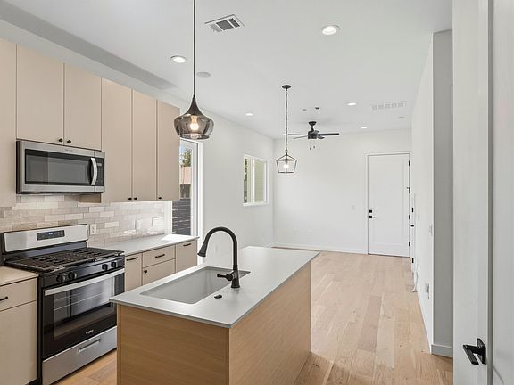 5th image of 1106 S Meadows Dr SW #2
