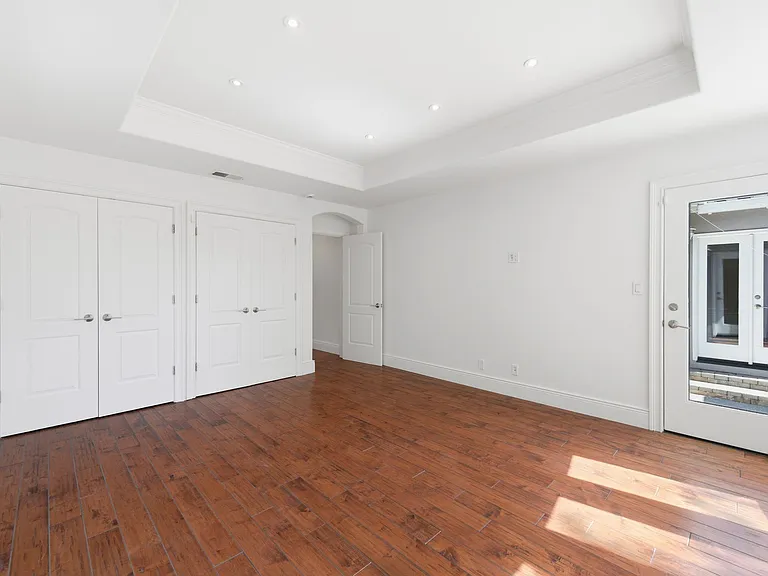 2476 Homewood Dr — Photo 13