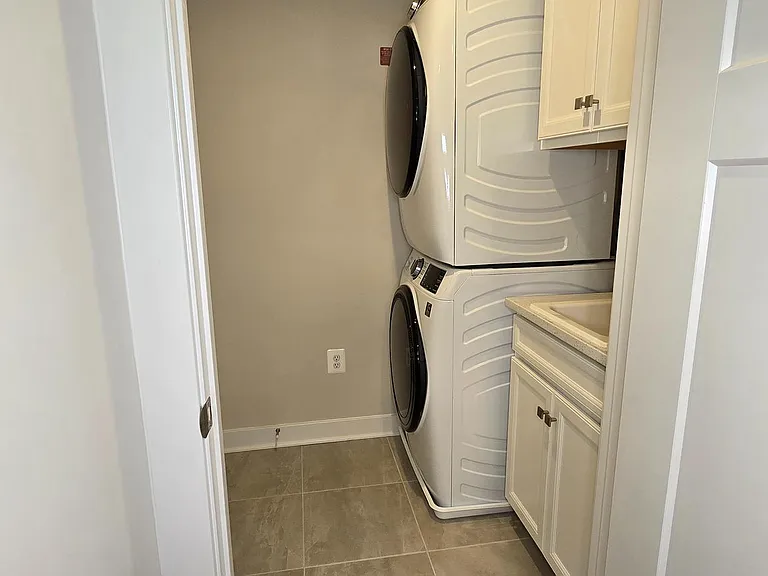 2542A Verona Pl — Photo 26
