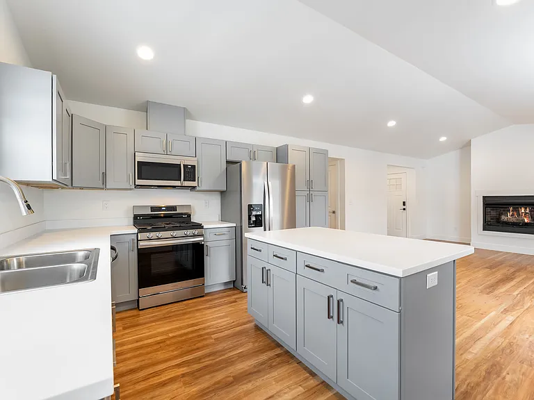 Silver Star Apartments — Photo 45