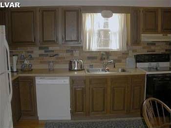 3rd image of 4824 Douglas Ln