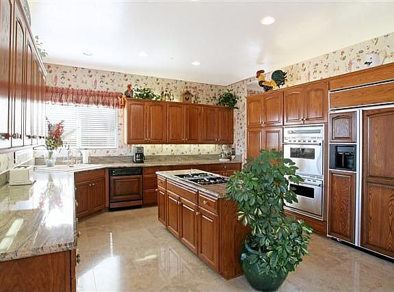 Spacious Kitchen