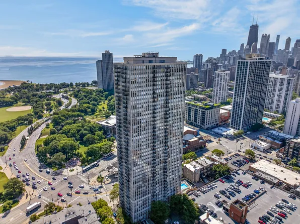 1660 N La Salle St #1807, Chicago, IL 60614
