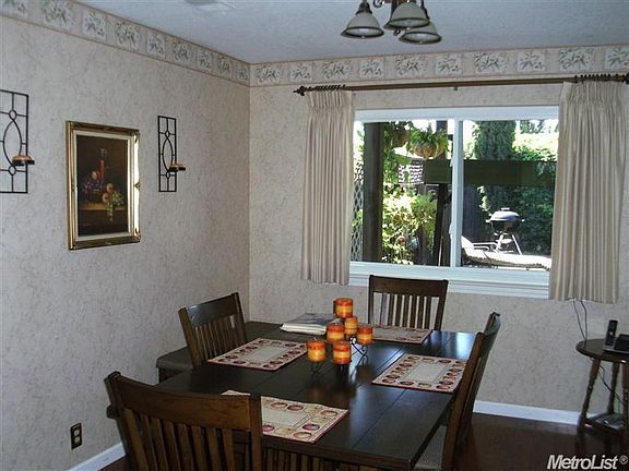 4th image of 2538 Alder Glen Dr