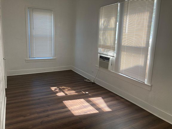 3rd image of 1106 Fresno Dr