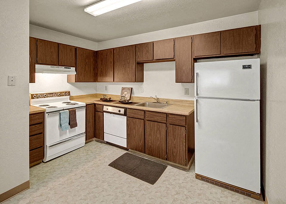 Driftwood Apartments - Kitchen