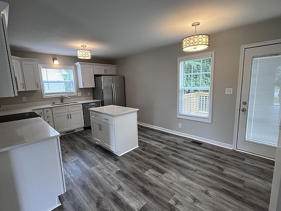 4th image of 1631 Hannibal Dr