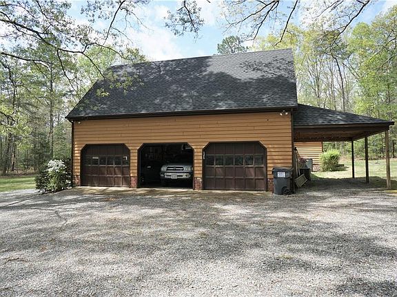 3rd image of 3497 Rose Dr