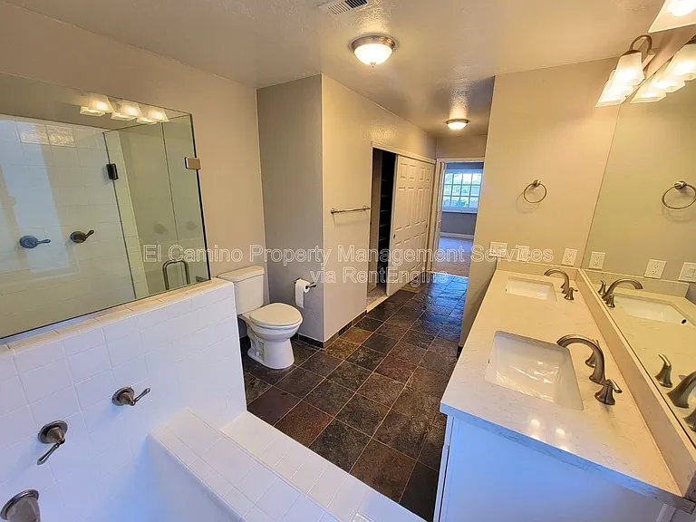 1728 Lake St — Photo 18