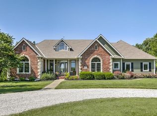 17904 Hatchell Rd, Tonganoxie, KS 66086