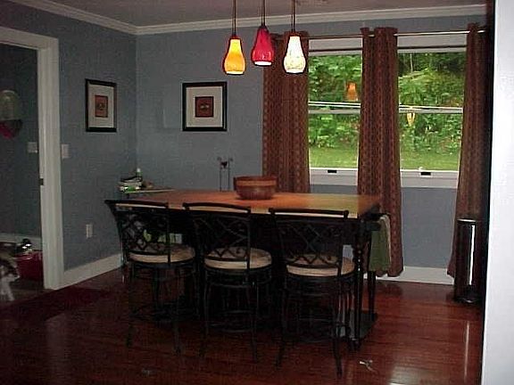 3rd image of 1377 Laurel Ln