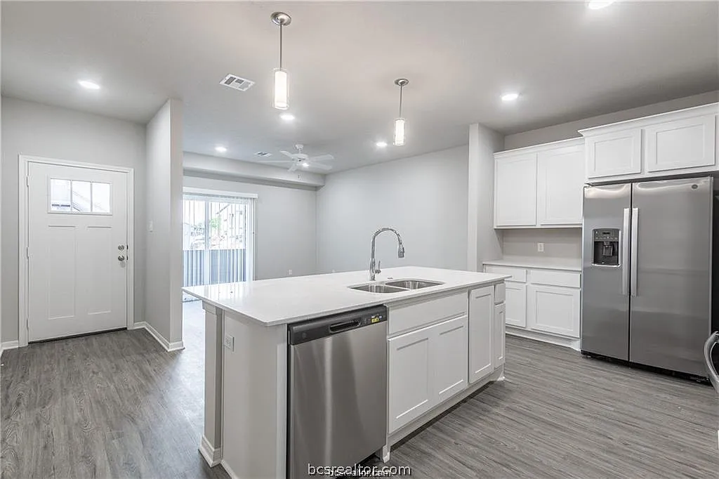 1326 Prairie Dr — Photo 4
