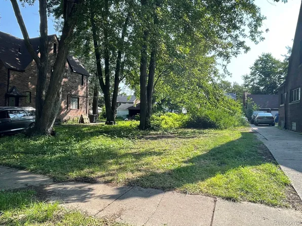 236 Riverside Dr, Detroit, MI 48215