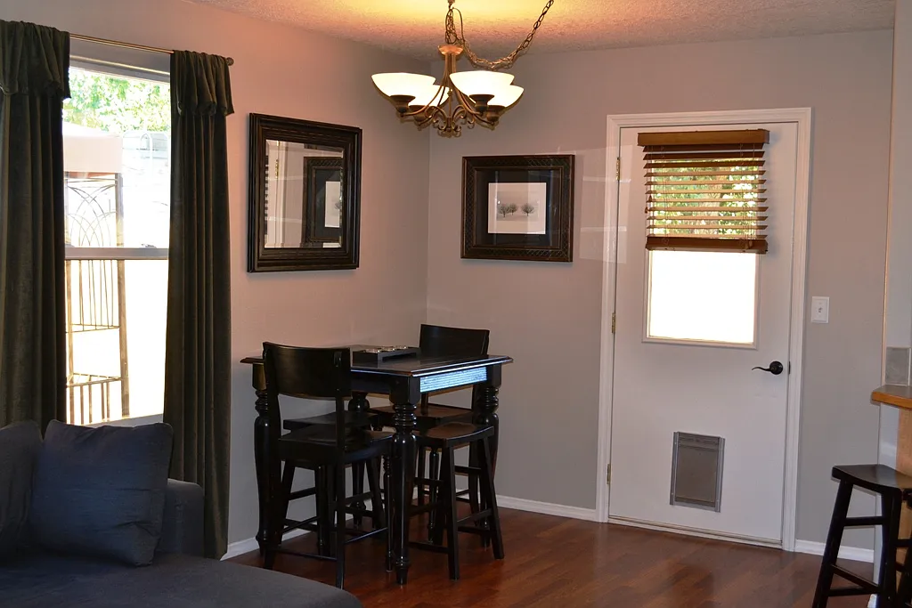 1579 NE Jessica Loop photo 1