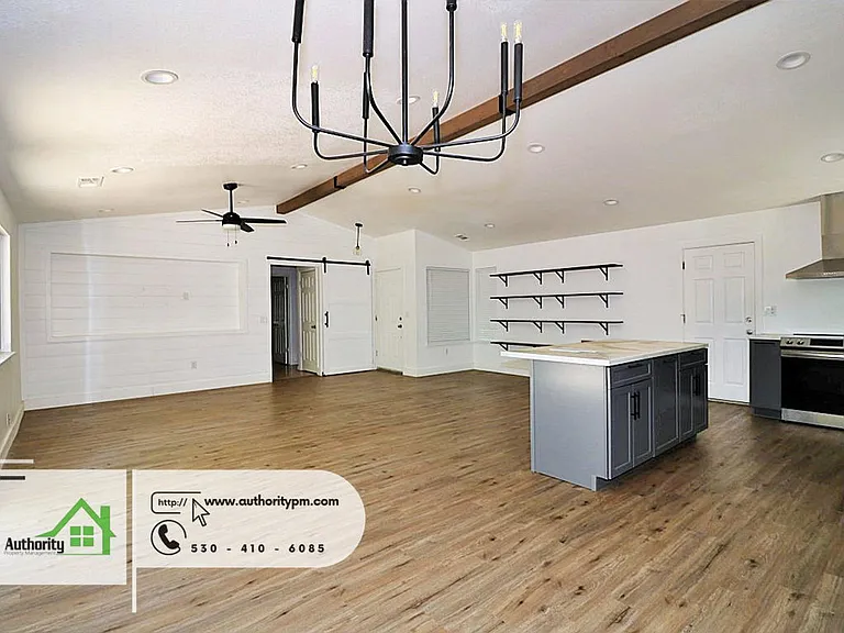 2151 Hemingway St — Photo 6