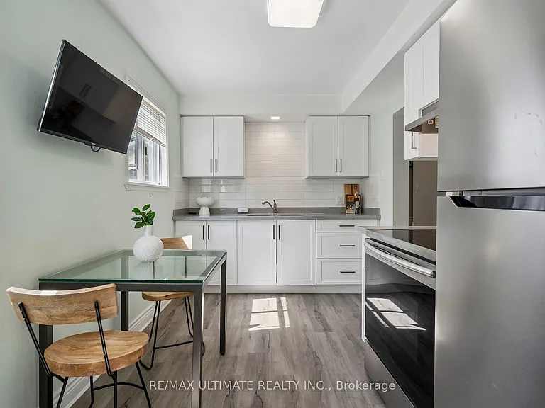 34 Compton Cres #MAIN — Photo 18