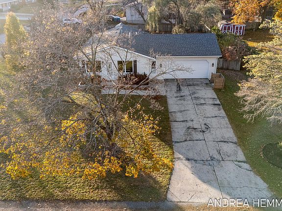 4th image of 866 Woodside Dr