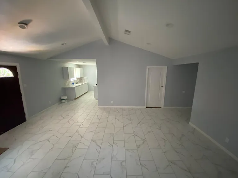 1300 Glynn Oaks Dr — Photo 1