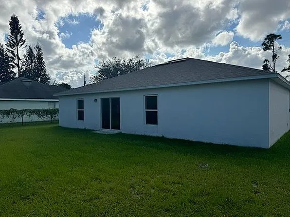 1833 SW Penrose Ave, Port Saint Lucie, FL 34953