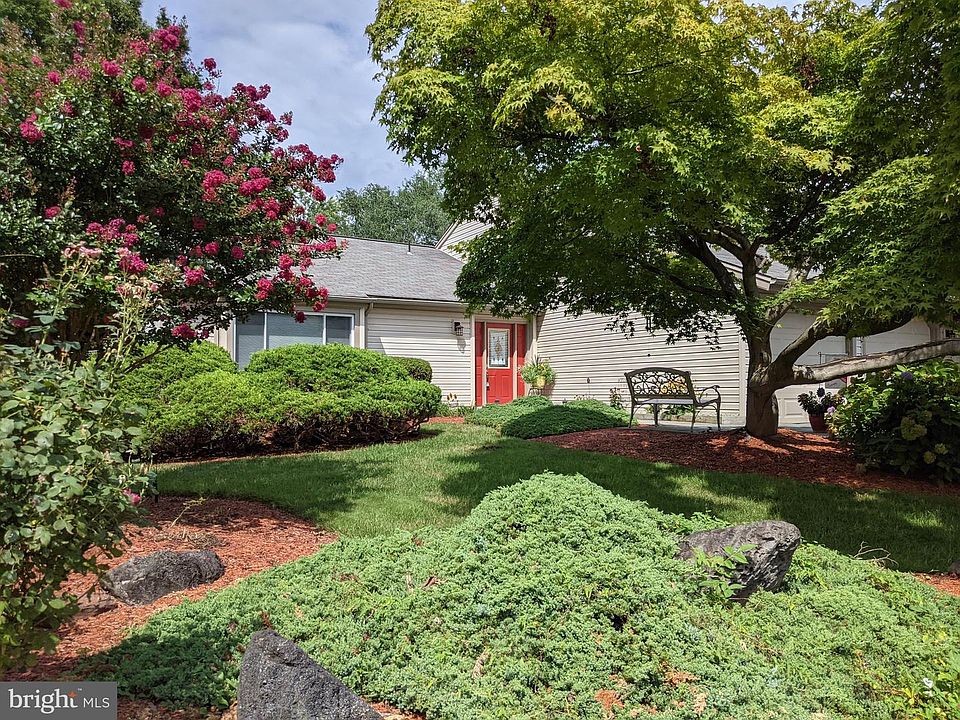 2nd image of 102 Coffee Tree Ct