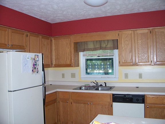 5th image of 4323 Falls Dr