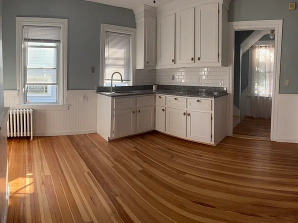 105 Julia St Floor 2, Cranston, RI 02910