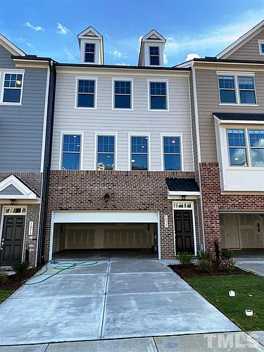 1015 Larabee Ln Photo 1