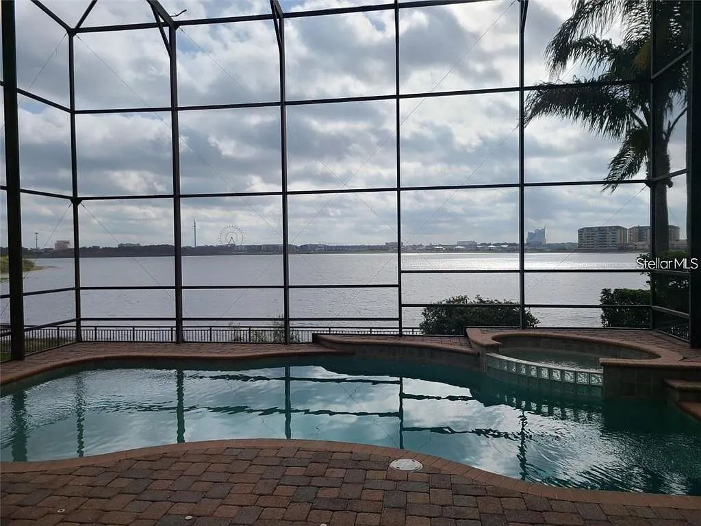 5 bed, 4.0 bath, 4300 sqft, $7,500 — Photo 2