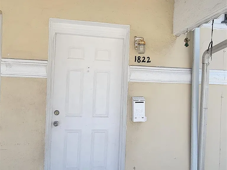1822 Johnson St — Photo 3