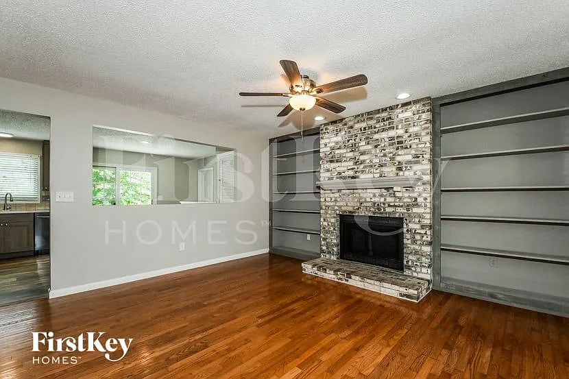 3 bed, 2.5 bath, 1740 sqft, $2,580 — Photo 4