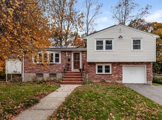 19 Sunset Dr, Randolph, MA 02368