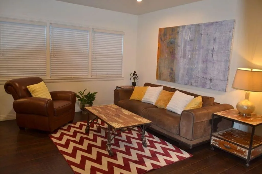 Building Photo - 3314 Barham Blvd #3314