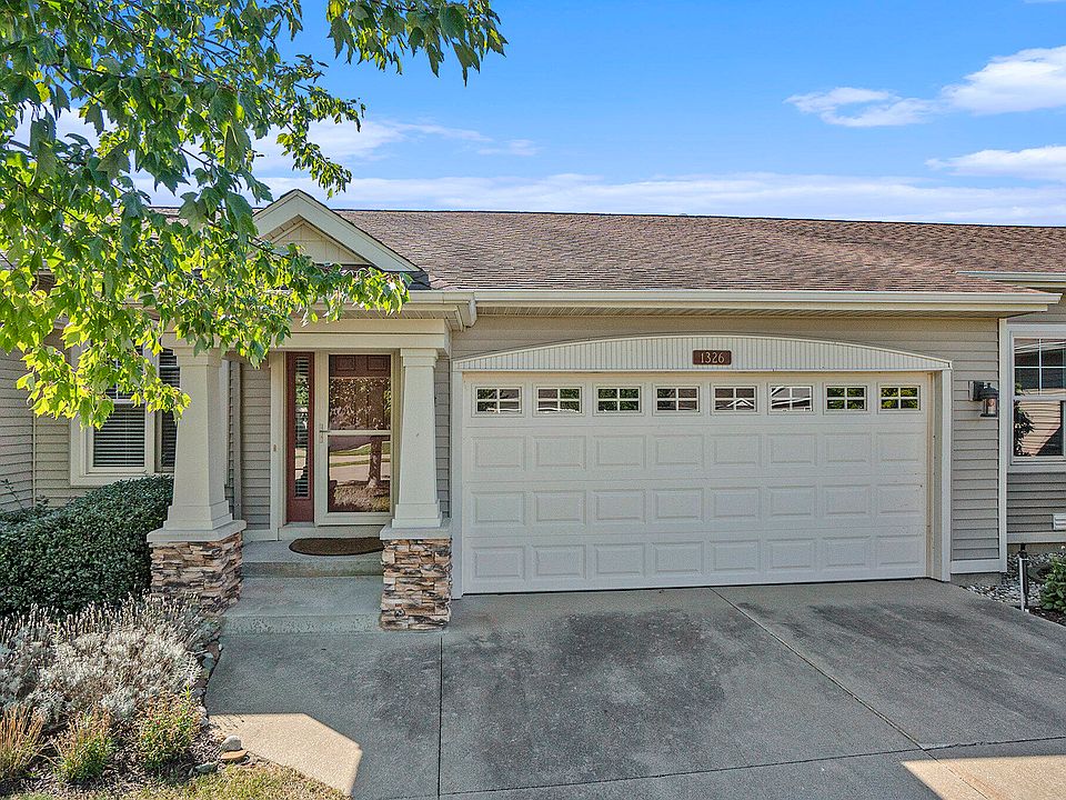 1st image of 1326 Saint Andrews Dr