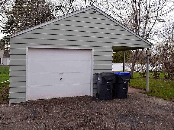 2nd image of 1209 S Park Ave