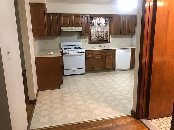 5th image of 114 Lawton St #3