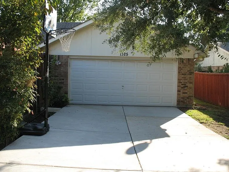 1325 Kesser Dr — Photo 16