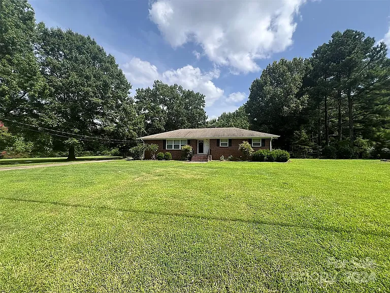 8105 Douglas Dr — Photo 1