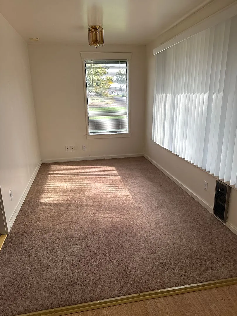 Cozy College Place Home — Photo 2