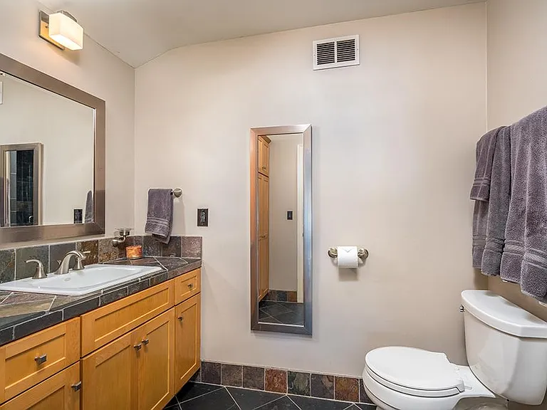 540 N Park Ln — Photo 9