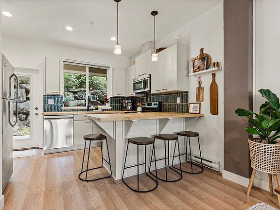4th image of 47315 Sylvan Dr #2