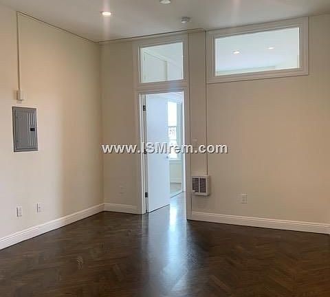5th image of 1754 Mission St APT 10