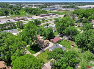 4141 Holly Rd, Lincoln, NE 68502